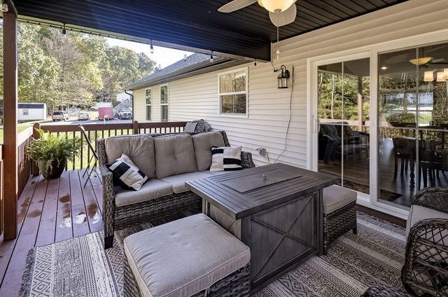 353 Valleybrook Circle, Howard, OH 43028