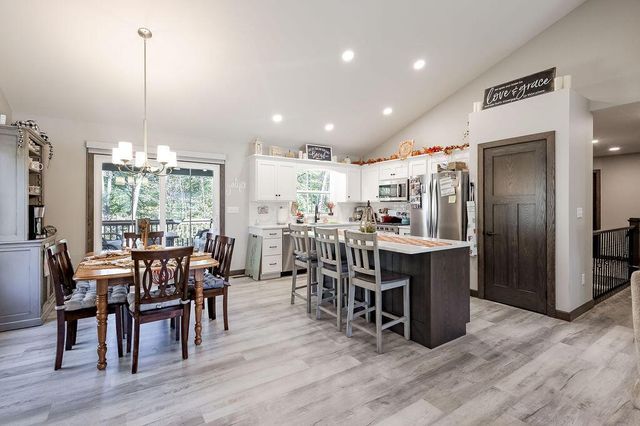 353 Valleybrook Circle, Howard, OH 43028