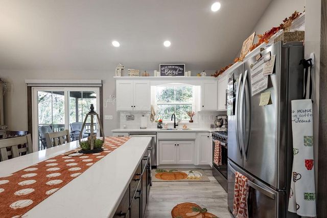 353 Valleybrook Circle, Howard, OH 43028