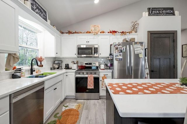 353 Valleybrook Circle, Howard, OH 43028