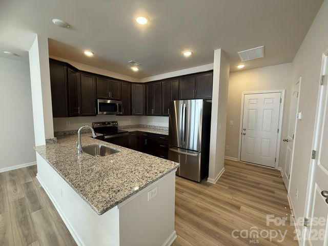 1111 Bartholdi Drive, Gastonia, NC 28054