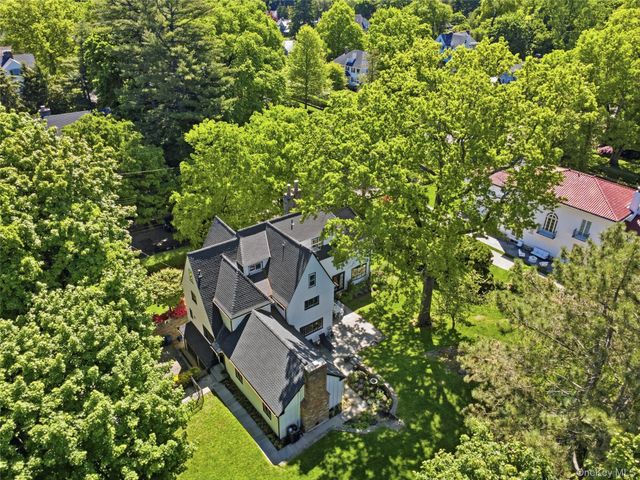449 Pelham Manor Road, Pelham, NY 10803