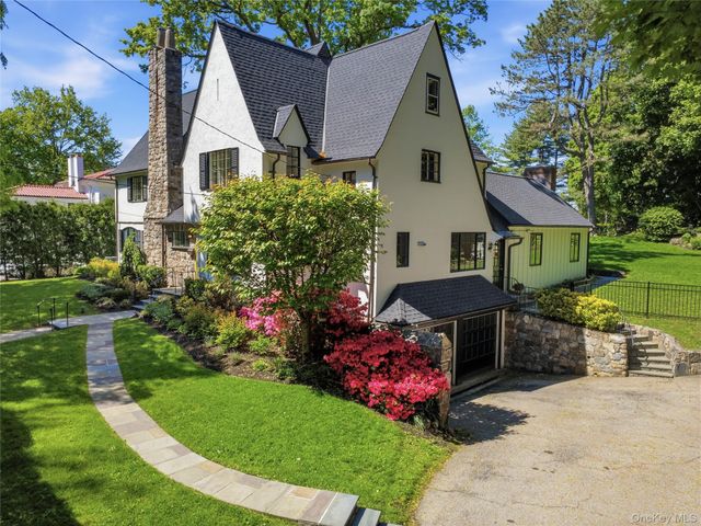 449 Pelham Manor Road, Pelham, NY 10803