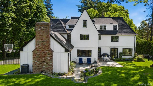 449 Pelham Manor Road, Pelham, NY 10803