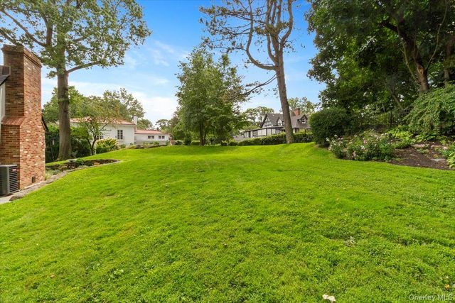 449 Pelham Manor Road, Pelham, NY 10803