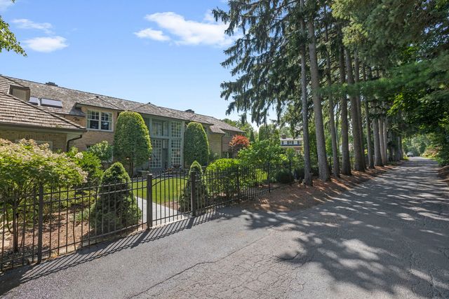 1177 Edgewood Road, Lake Forest, IL 60045