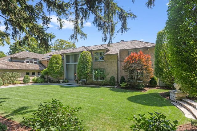 1177 Edgewood Road, Lake Forest, IL 60045