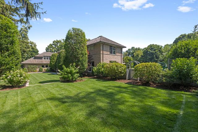 1177 Edgewood Road, Lake Forest, IL 60045