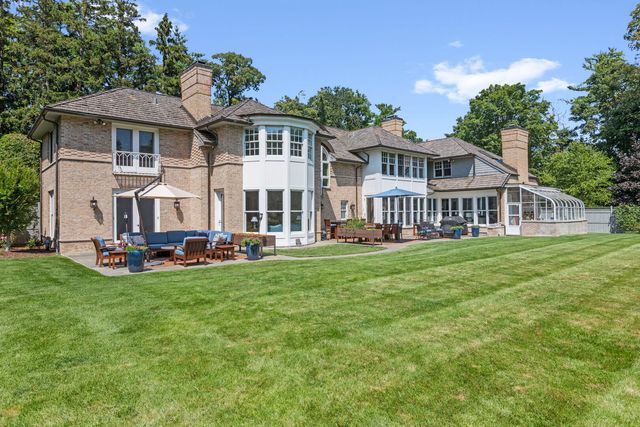 1177 Edgewood Road, Lake Forest, IL 60045