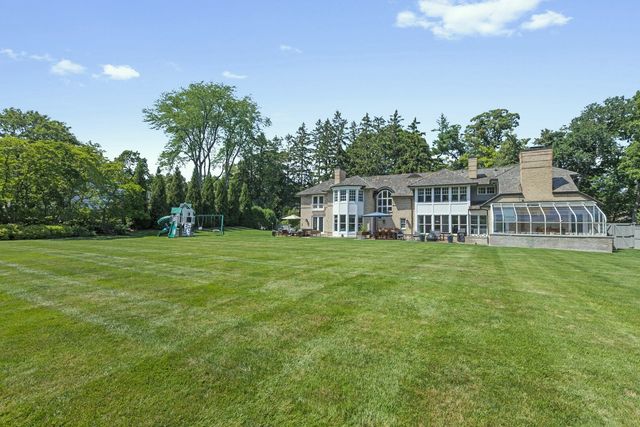 1177 Edgewood Road, Lake Forest, IL 60045