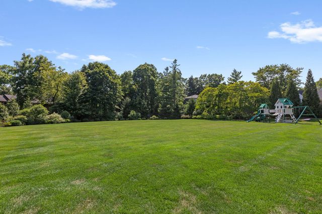 1177 Edgewood Road, Lake Forest, IL 60045