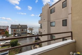 4222 Beach Drive SW #303, Seattle, WA 98116