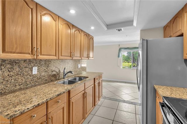 2366 E Mall DR 212, Fort Myers, FL 33901