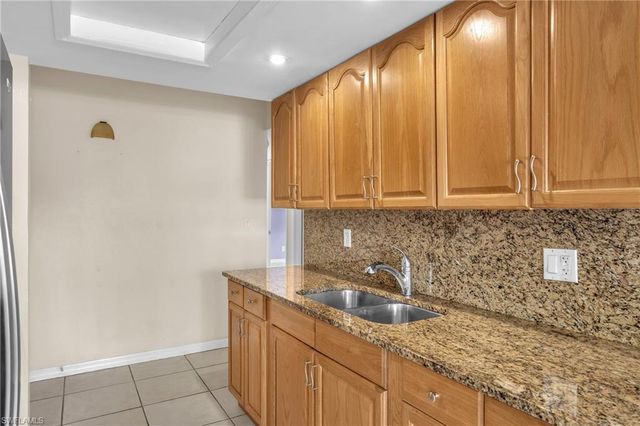 2366 E Mall DR 212, Fort Myers, FL 33901