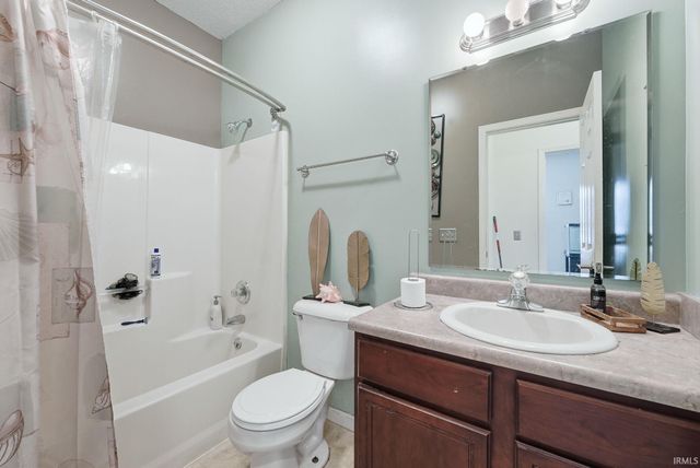 7517 Ravens Stone Drive, Fort Wayne, IN 46818