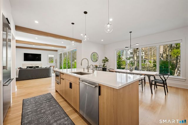 9 White Barns Lane, Norwalk, CT 06851