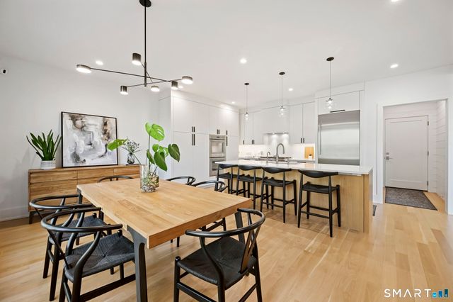 9 White Barns Lane, Norwalk, CT 06851