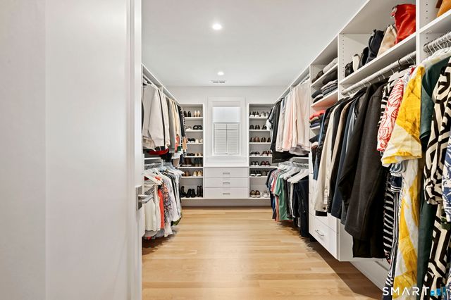 9 White Barns Lane, Norwalk, CT 06851