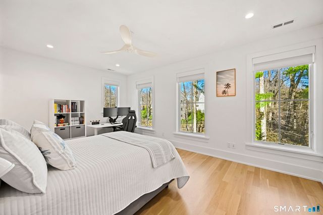 9 White Barns Lane, Norwalk, CT 06851