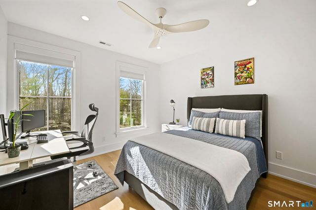 9 White Barns Lane, Norwalk, CT 06851