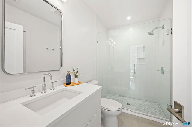 9 White Barns Lane, Norwalk, CT 06851