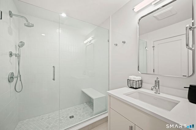 9 White Barns Lane, Norwalk, CT 06851