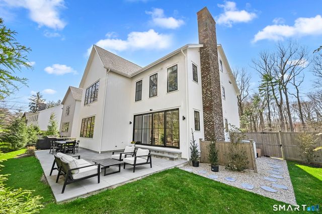 9 White Barns Lane, Norwalk, CT 06851