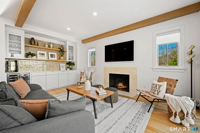 9 White Barns Lane, Norwalk, CT 06851