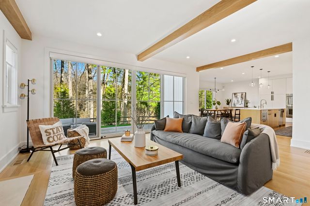 9 White Barns Lane, Norwalk, CT 06851