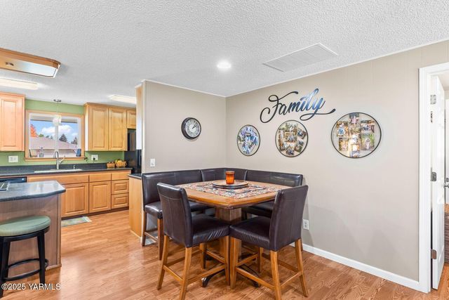 902 S 50th Ave, Yakima, WA 98908