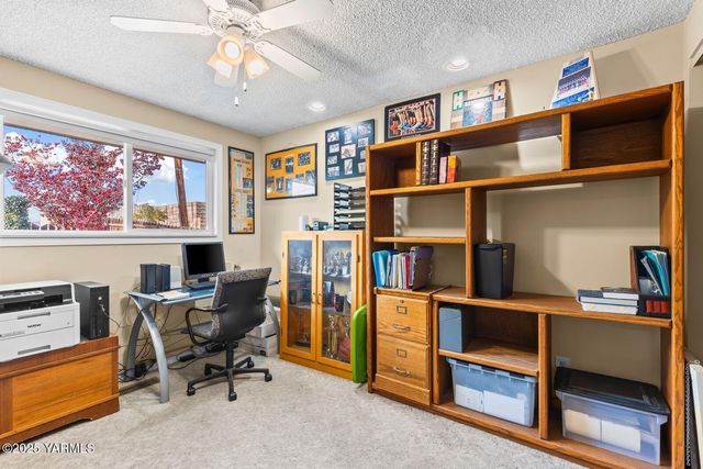 902 S 50th Ave, Yakima, WA 98908