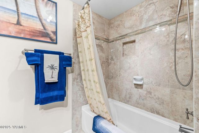 902 S 50th Ave, Yakima, WA 98908