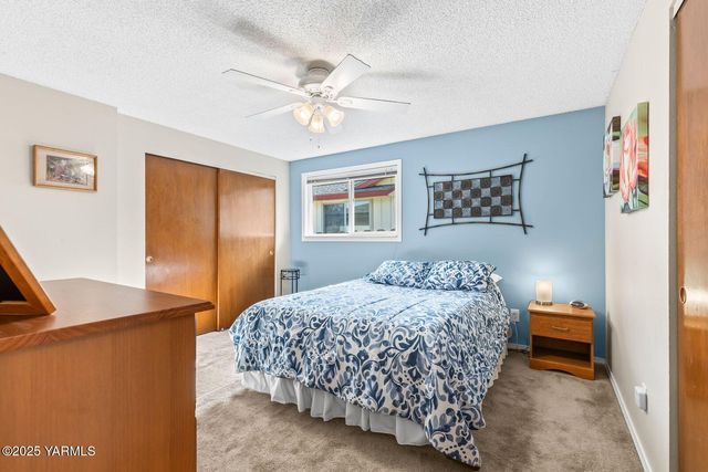 902 S 50th Ave, Yakima, WA 98908