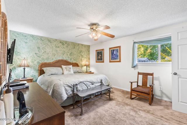 902 S 50th Ave, Yakima, WA 98908