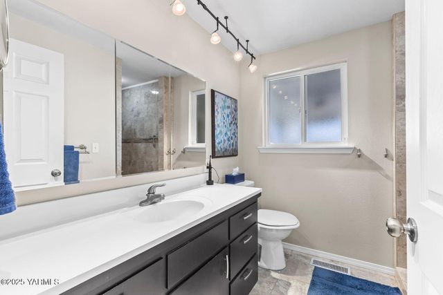 902 S 50th Ave, Yakima, WA 98908