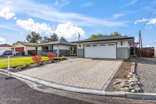 902 S 50th Ave, Yakima, WA 98908