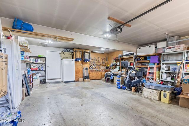 902 S 50th Ave, Yakima, WA 98908