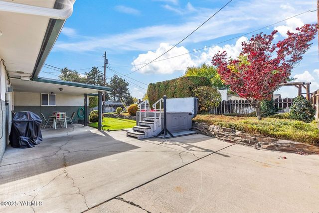 902 S 50th Ave, Yakima, WA 98908