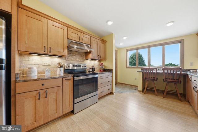 1002 N MAIN ST, Mount Airy, MD 21771