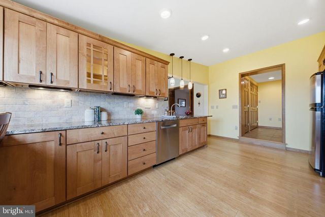 1002 N MAIN ST, Mount Airy, MD 21771
