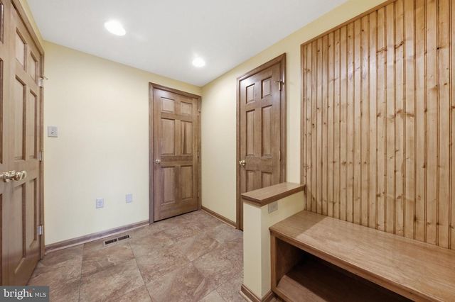 1002 N MAIN ST, Mount Airy, MD 21771