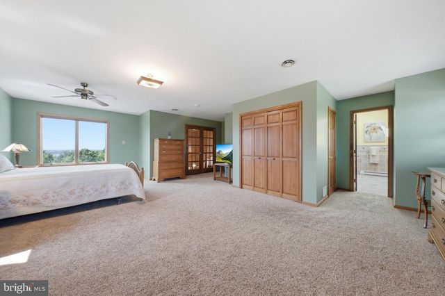 1002 N MAIN ST, Mount Airy, MD 21771