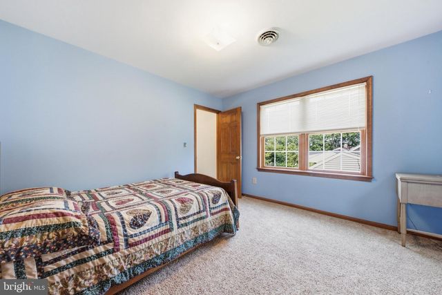 1002 N MAIN ST, Mount Airy, MD 21771