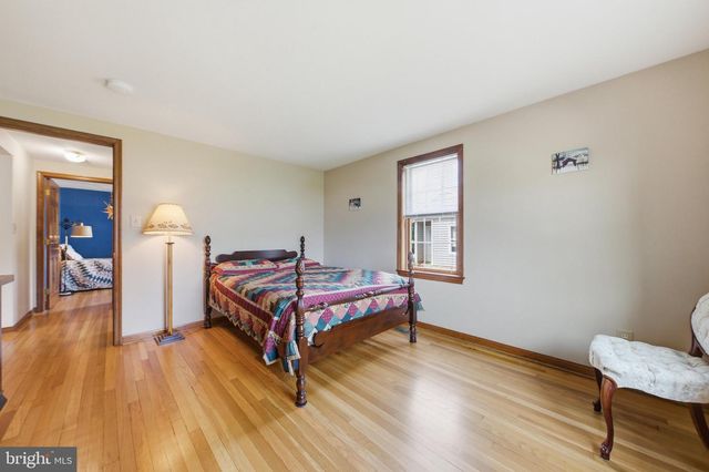 1002 N MAIN ST, Mount Airy, MD 21771