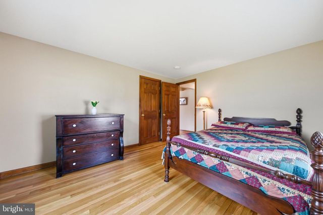1002 N MAIN ST, Mount Airy, MD 21771