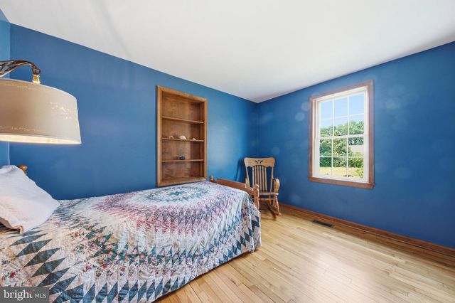 1002 N MAIN ST, Mount Airy, MD 21771
