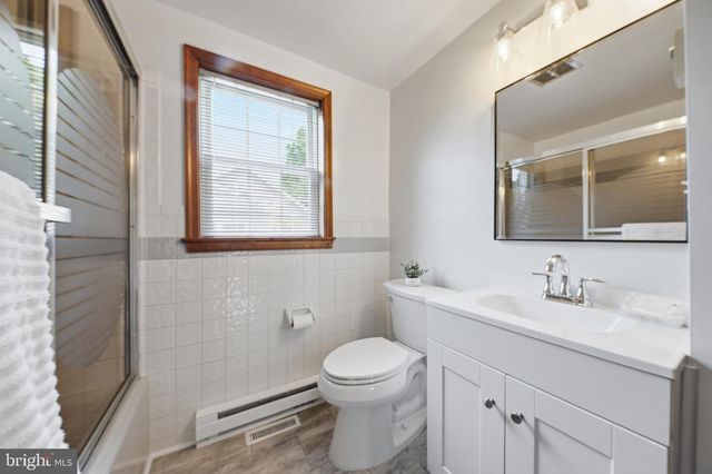 1002 N MAIN ST, Mount Airy, MD 21771