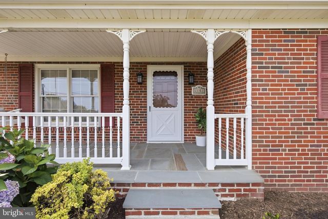 1002 N MAIN ST, Mount Airy, MD 21771