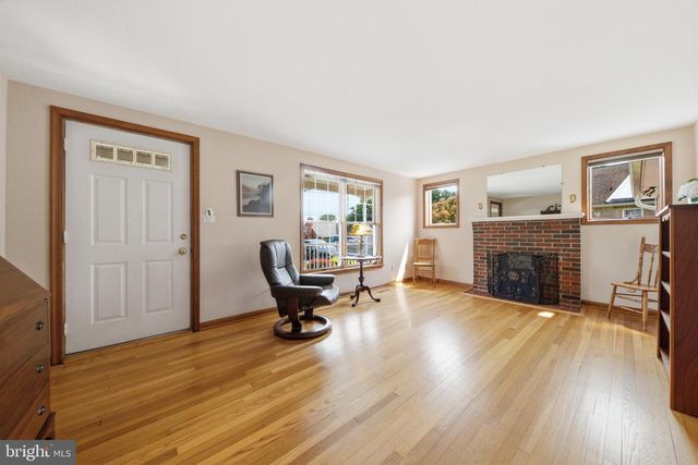 1002 N MAIN ST, Mount Airy, MD 21771