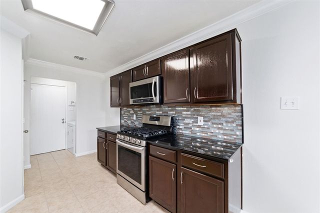 7527 Stallion Trail Drive, Humble, TX 77338